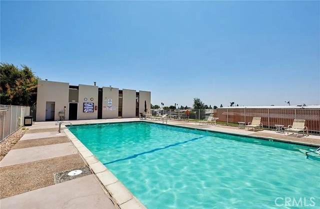 Detail Gallery Image 30 of 41 For 4095 Fruit St #328,  La Verne,  CA 91750 - 2 Beds | 2 Baths