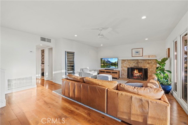 Detail Gallery Image 5 of 61 For 19519 Quail Creek Pl, Porter Ranch,  CA 91326 - 4 Beds | 3 Baths