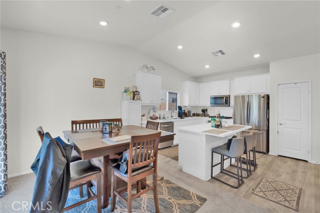 Detail Gallery Image 10 of 27 For 15389 Diamond, Victorville,  CA 92394 - 3 Beds | 2 Baths