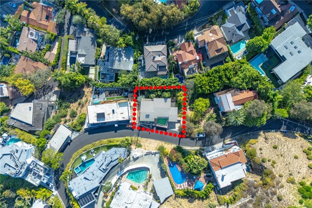 Detail Gallery Image 2 of 14 For 8428 Hollywood Bld, Los Angeles,  CA 90069 - 2 Beds | 1/1 Baths