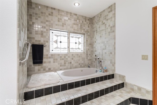 Detail Gallery Image 29 of 42 For 17182 Hillside Cir, Huntington Beach,  CA 92649 - 5 Beds | 4/1 Baths