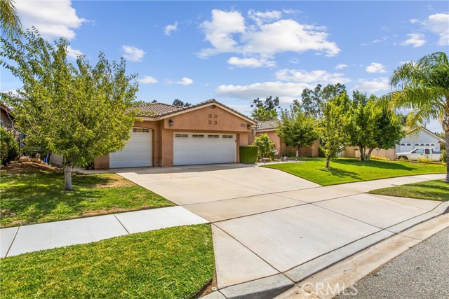 Detail Gallery Image 3 of 51 For 35525 Lynfall St, Yucaipa,  CA 92399 - 4 Beds | 2/1 Baths