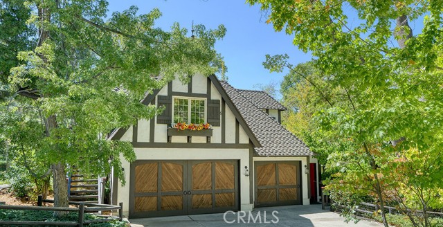 Detail Gallery Image 2 of 19 For 1656 Yosemite Dr, Lake Arrowhead,  CA 92352 - 4 Beds | 4/1 Baths