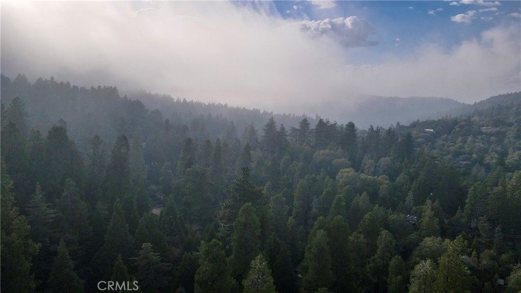 https://media.crmls.org/medias/a9ef9bb5-234e-4289-b6d1-a15e19cd427b.jpg?preset=X-Large