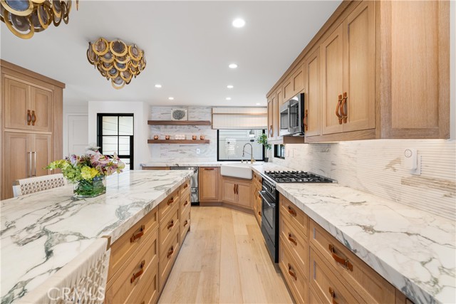 Detail Gallery Image 9 of 37 For 1817 W Bay Ave a,  Newport Beach,  CA 92663 - 2 Beds | 2/1 Baths