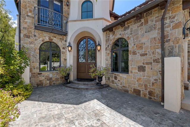 718 N Poinsettia Avenue, Manhattan Beach CA: https://media.crmls.org/medias/a9f007f9-4951-4aaf-aabd-e478cf4fb5ad.jpg
