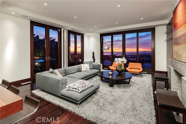 9 Sailcrest, Newport Coast CA: https://media.crmls.org/medias/a9f06532-3ef0-4420-a9ac-930a52cf1029.jpg