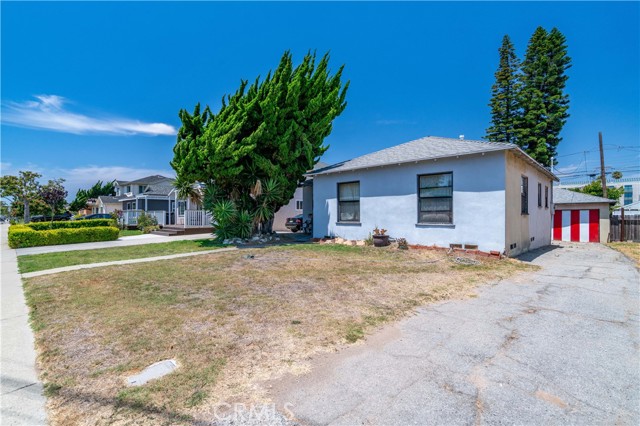 1421 E Walnut Avenue, El Segundo CA: https://media.crmls.org/medias/a9f0e957-c11b-4e71-94cb-abb64412998a.jpg