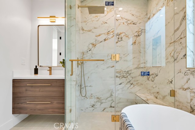 Detail Gallery Image 42 of 46 For 4801 Abbeyville Ave, Woodland Hills,  CA 91364 - 5 Beds | 5/2 Baths