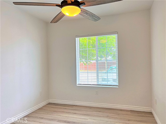 45463 17th E Street, Lancaster CA: https://media.crmls.org/medias/a9f29831-2c36-4a2f-85f7-ce35945bc237.jpg