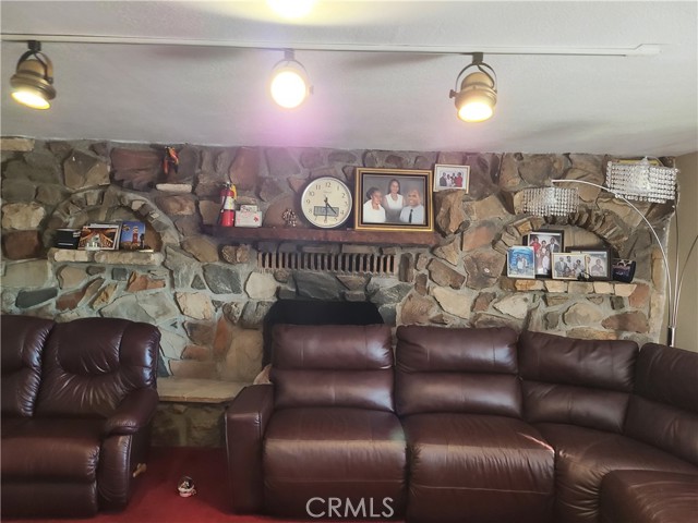 Detail Gallery Image 28 of 34 For 11685 Holmes, Jurupa Valley,  CA 91752 - 5 Beds | 2/1 Baths