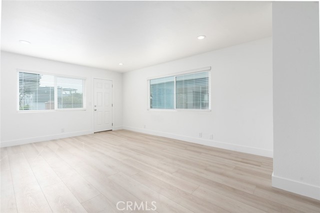 707 1/2 Orchid Avenue, Corona del Mar CA: https://media.crmls.org/medias/a9f39726-9aff-4ee6-96b3-14b946c6b0be.jpg