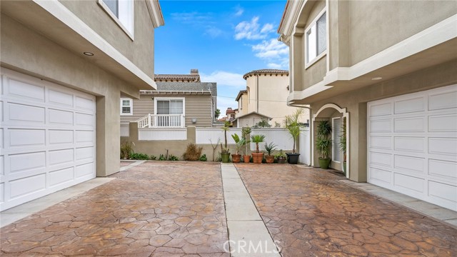 211 Francisca Avenue, Redondo Beach, California 90277, 4 Bedrooms Bedrooms, ,2 BathroomsBathrooms,Residential,For Sale,Francisca,SR25007382