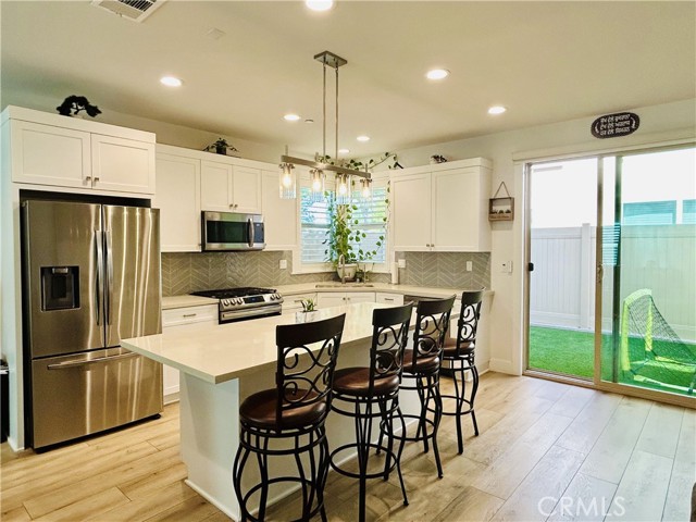 Detail Gallery Image 3 of 33 For 6512 Alondra Bld, Paramount,  CA 90723 - 4 Beds | 2/1 Baths