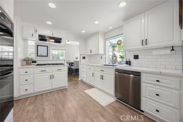 Detail Gallery Image 8 of 36 For 425 Cherry, Brea,  CA 92821 - 3 Beds | 2 Baths