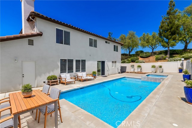 Detail Gallery Image 4 of 48 For 26054 Pine St, Murrieta,  CA 92563 - 5 Beds | 4/1 Baths