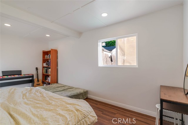 Detail Gallery Image 10 of 29 For 10434 Irma Ave, Tujunga,  CA 91042 - 2 Beds | 1 Baths