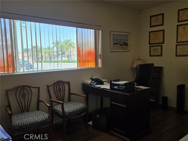Image 9 of 23 For 418 San Fernando Mission Boulevard