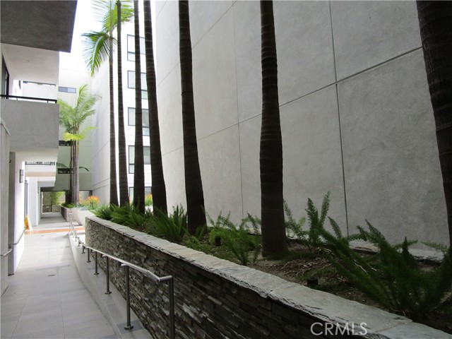 Detail Gallery Image 5 of 24 For 1234 Wilshire, Los Angeles,  CA 90017 - 1 Beds | 1 Baths