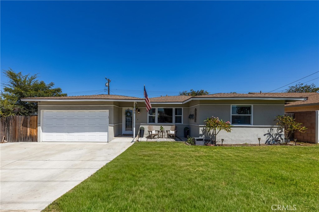 1045 E Juanita Avenue