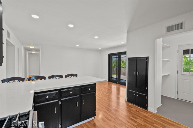 Detail Gallery Image 16 of 72 For 6172 Dalecrest Ave, Woodland Hills,  CA 91367 - 3 Beds | 2 Baths