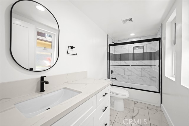 Detail Gallery Image 34 of 35 For 6700 Kester Ave, Van Nuys,  CA 91405 - 5 Beds | 4 Baths