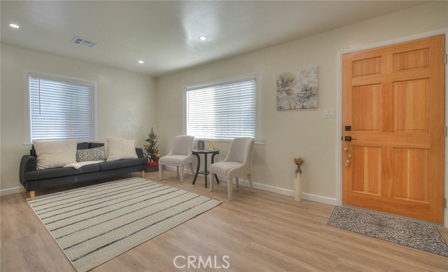 Detail Gallery Image 5 of 33 For 1493 W Grand, Pomona,  CA 91766 - 2 Beds | 1 Baths