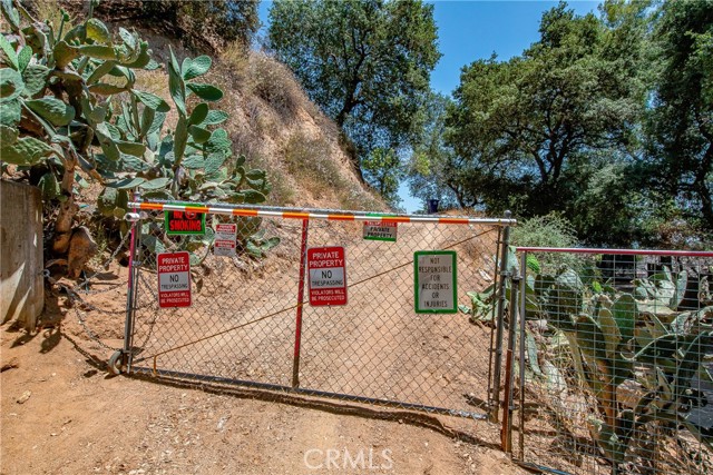 3597 Shaw Ranch Road, Pasadena CA: https://media.crmls.org/medias/a9f6fd85-db38-4913-b6d3-239431aaf957.jpg