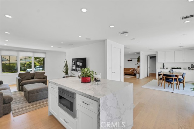 23241 Aetna Street, Woodland Hills CA: https://media.crmls.org/medias/a9f75c30-244d-4836-9816-8ea2c8fcf051.jpg
