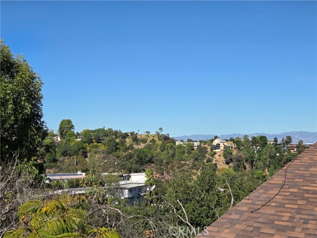 Detail Gallery Image 9 of 9 For 2211 Ridgemont, Los Angeles,  CA 90046 - 3 Beds | 2 Baths