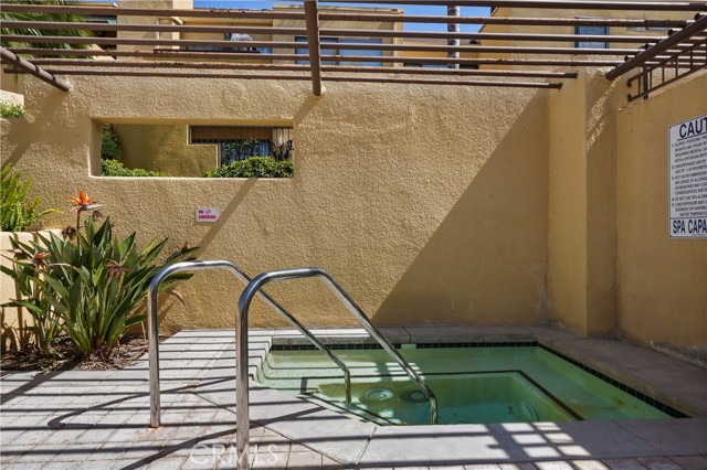 25712 Le Parc, Lake Forest CA: https://media.crmls.org/medias/a9f97263-a9fd-45d4-b012-51725bc32497.jpg