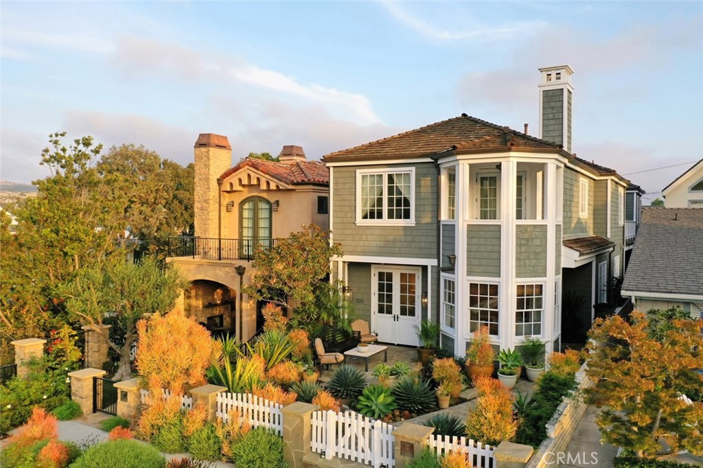 320 Heliotrope Avenue
