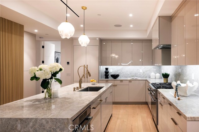 303 1/2 Goldenrod Avenue, Corona del Mar CA: https://media.crmls.org/medias/a9f9e8a1-ef83-42cc-b012-eeb089978dc5.jpg