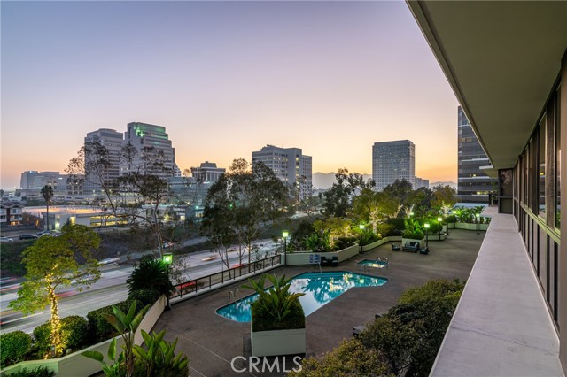 Detail Gallery Image 34 of 43 For 222 Monterey Rd #1303,  Glendale,  CA 91206 - 2 Beds | 2 Baths
