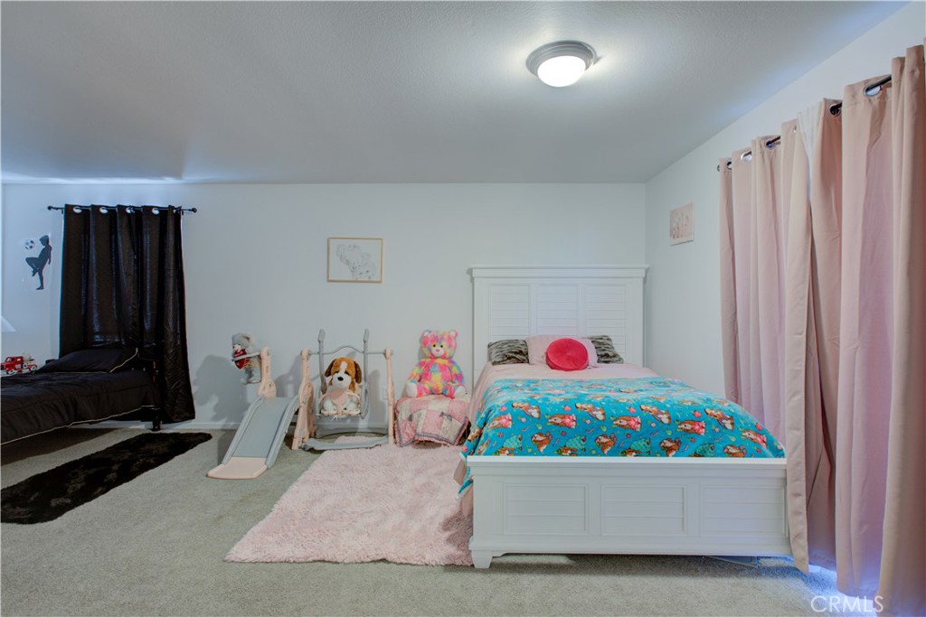 https://media.crmls.org/medias/a9fb83b6-e3b2-41c0-97b4-b66c16481329.jpg?preset=X-Large