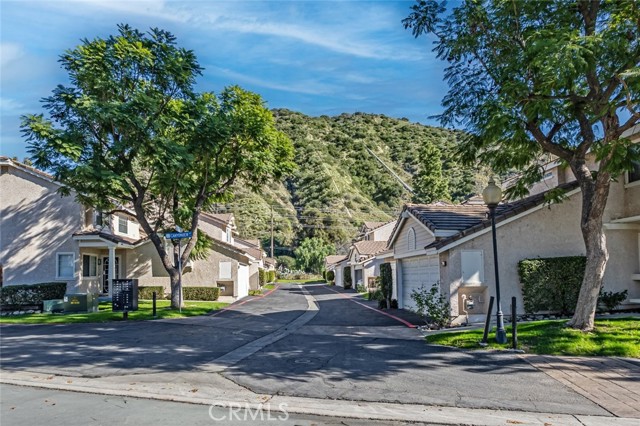 Detail Gallery Image 4 of 32 For 248 Sundance Ct, Azusa,  CA 91702 - 3 Beds | 3 Baths