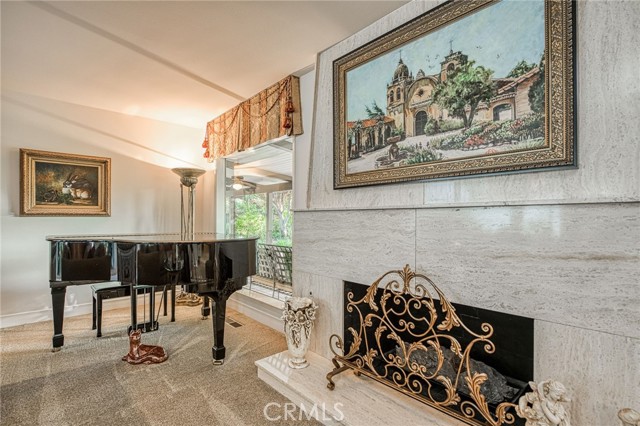 6695 N Van Ness Boulevard, Fresno CA: https://media.crmls.org/medias/a9fdd121-e9fc-4dd8-bd7c-f527edf8d7d9.jpg