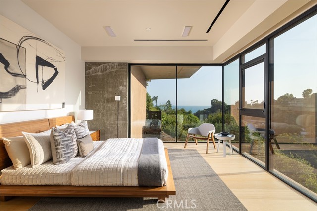 1000 Oriole Drive, Laguna Beach CA: https://media.crmls.org/medias/a9fdf520-7933-4c09-8b77-67d430e65919.jpg