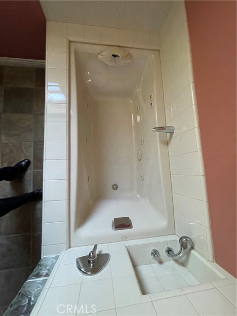 Detail Gallery Image 26 of 66 For 17183 Sunburst, –,  CA 91325 - 4 Beds | 4/1 Baths