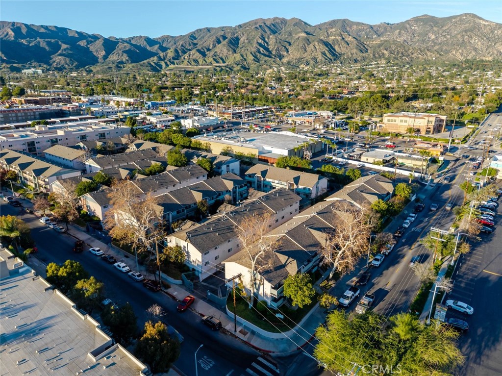 https://media.crmls.org/medias/a9ff3737-6a0c-4cc7-b875-b28d0424e3ed.jpg?preset=X-Large