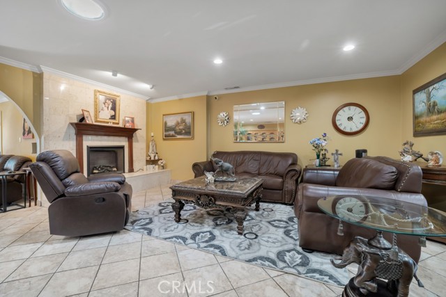 Detail Gallery Image 8 of 49 For 16646 Tribune St, Granada Hills,  CA 91344 - 4 Beds | 3 Baths