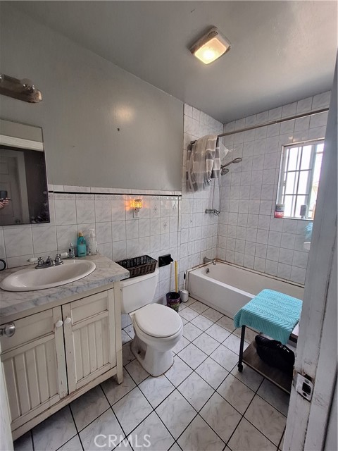 Detail Gallery Image 14 of 24 For 157 W 71 St, Los Angeles,  CA 90003 - – Beds | – Baths