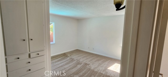 5853 Keokuk Avenue, Woodland Hills CA: https://media.crmls.org/medias/aa009122-22e0-46d1-910f-083161315779.jpg