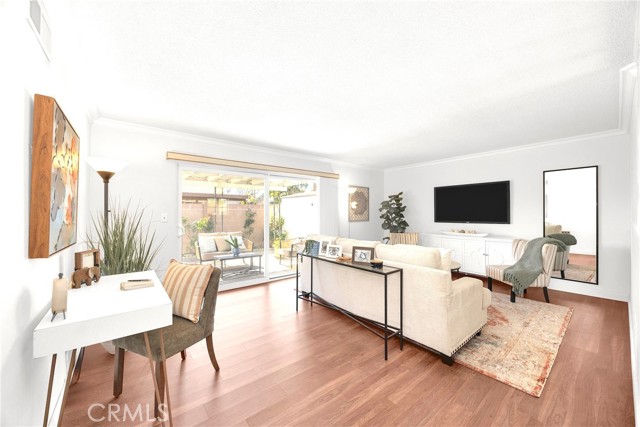 Detail Gallery Image 5 of 25 For 6490 Carolina Cir, Buena Park,  CA 90620 - 3 Beds | 1/1 Baths