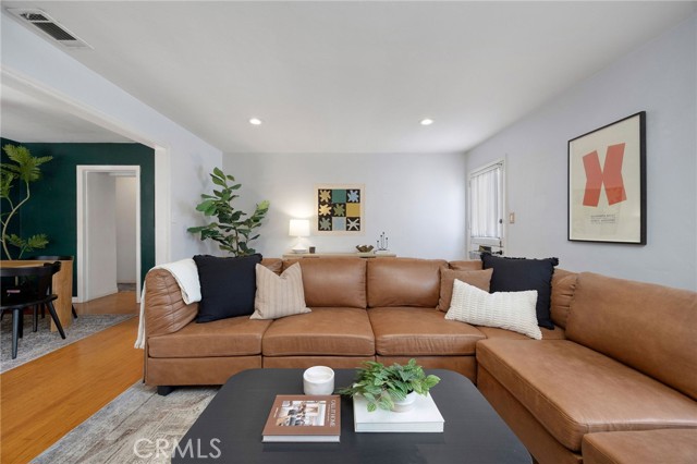 125 Siena Drive, Long Beach CA: https://media.crmls.org/medias/aa017652-7463-4c32-9873-00d2f8b25170.jpg