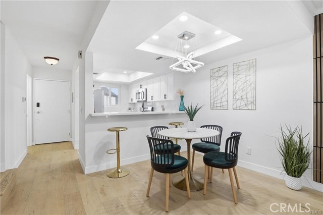 Detail Gallery Image 4 of 28 For 11119 Camarillo #104,  North Hollywood,  CA 91602 - 2 Beds | 2/1 Baths