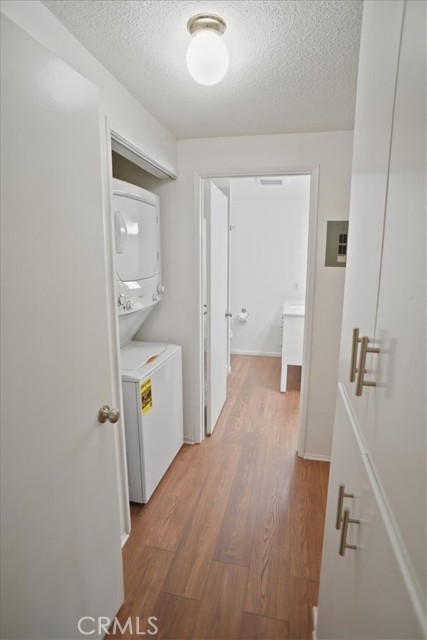 19207 Avenue Of The Oaks, Newhall CA: https://media.crmls.org/medias/aa02a226-03a8-49bd-8847-af31f51ae0ff.jpg