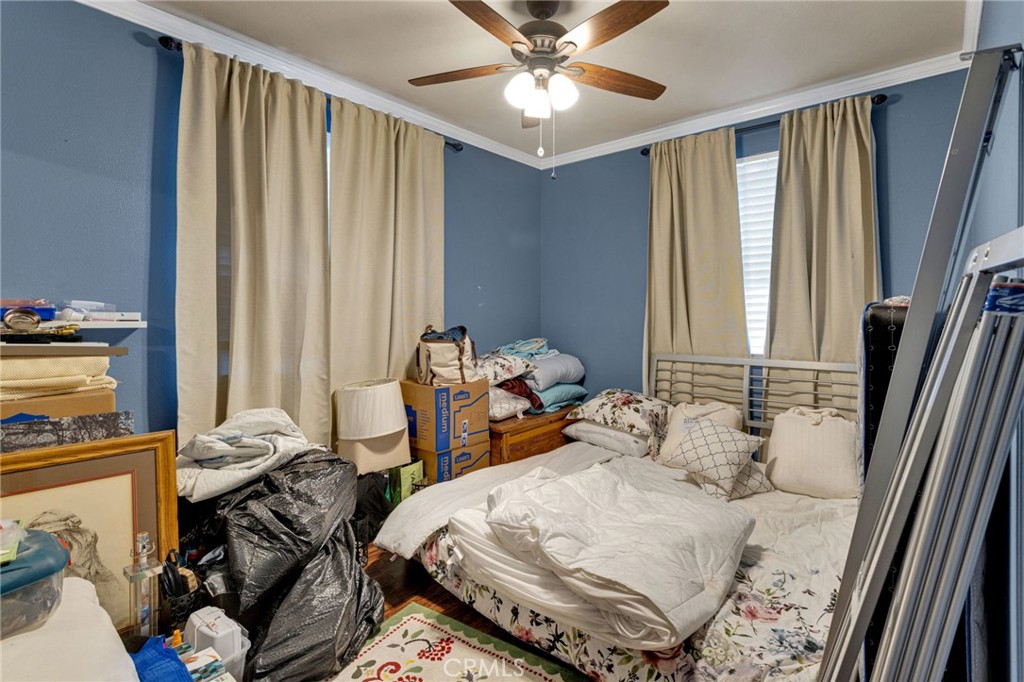 https://media.crmls.org/medias/aa02e45a-925d-45db-bdba-8c441ec38c44.jpg?preset=X-Large