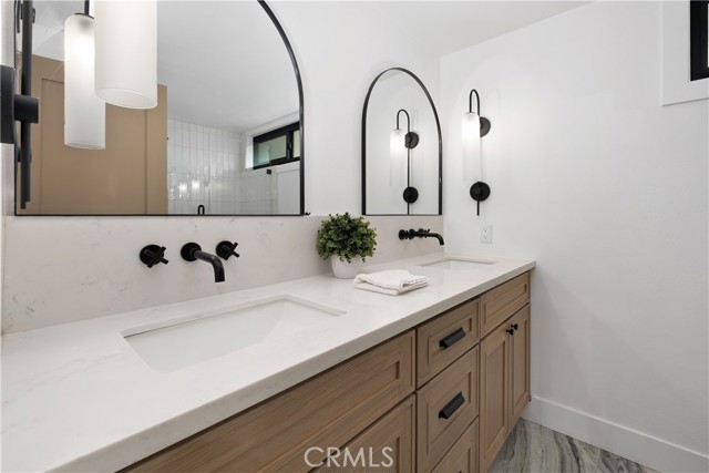 3550 Goldenrod Circle, Seal Beach CA: https://media.crmls.org/medias/aa037f0e-7efb-402c-82fa-bfbb459776d1.jpg