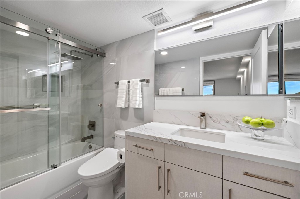 MLS #OC25235861 image #23